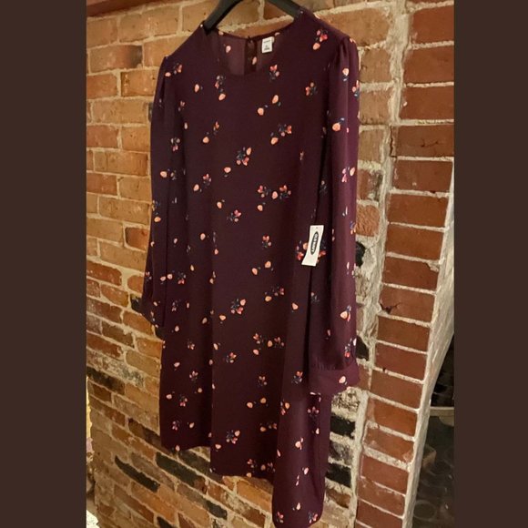 Old Navy Dresses & Skirts - Old Navy XL NWT long sleeve, pleated puff shoulder floral dress